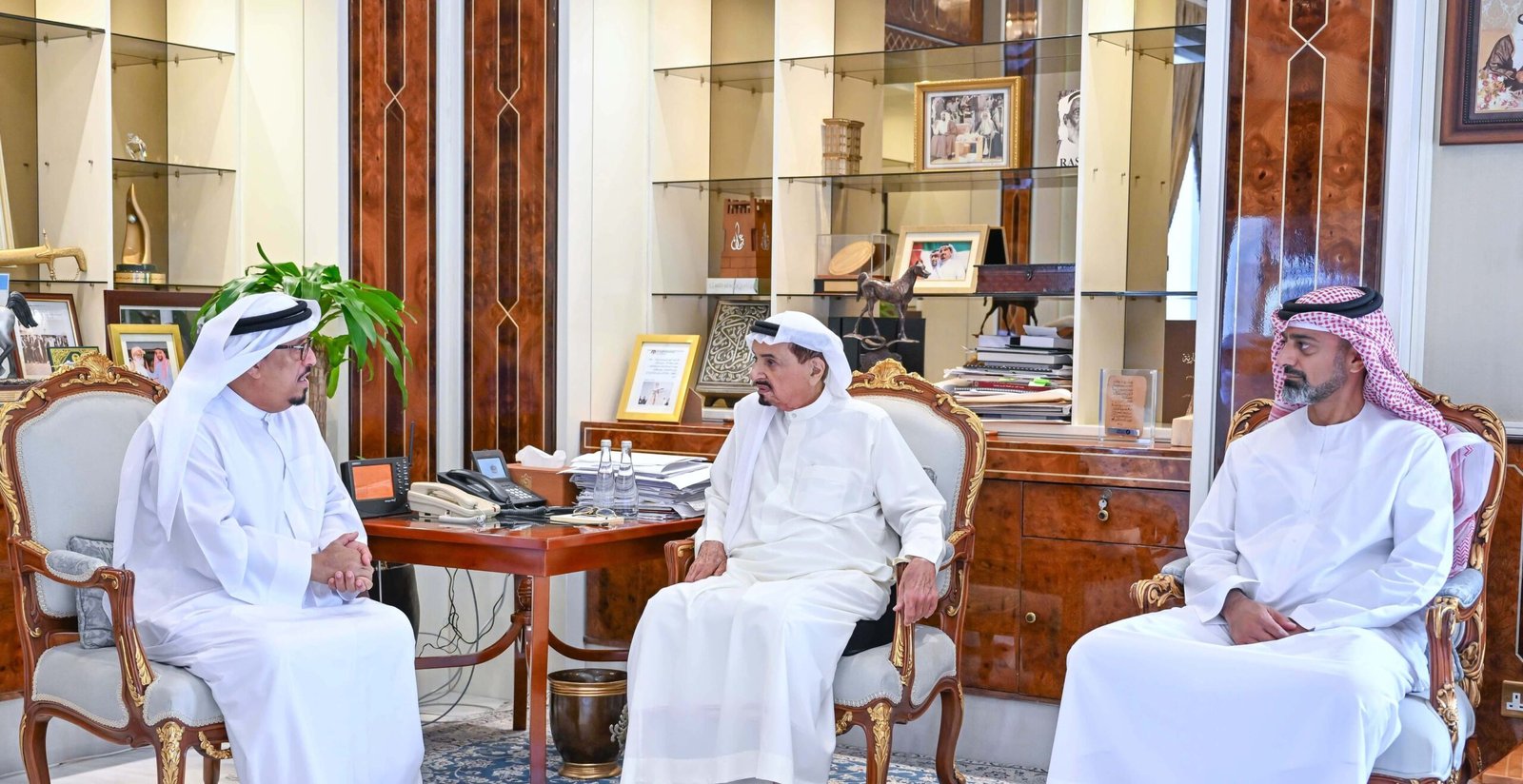 حاكم عجمان يستقبل ضاحي خلفان