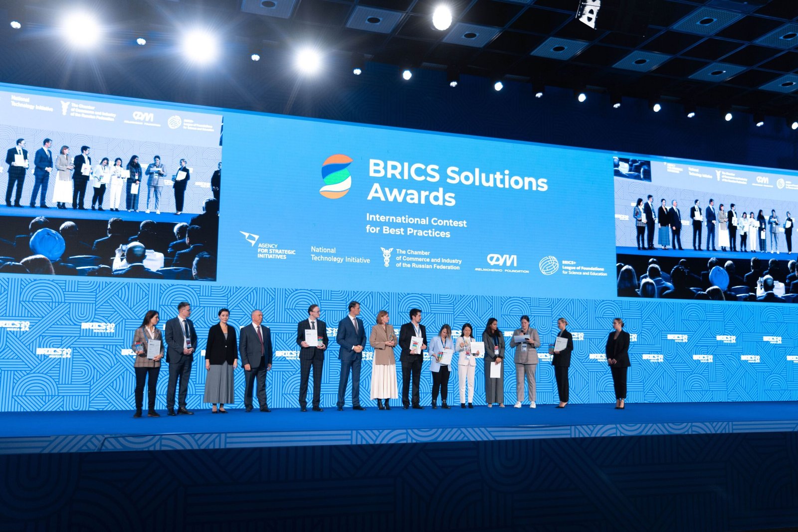 مشروعان إماراتيان يحصدان جائزتين في إدارة اللوجستيات والزراعة ضمن مسابقة BRICS Solutions Awards