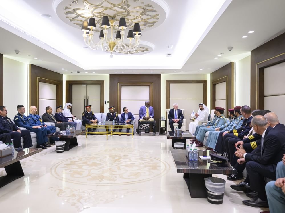 سيف بن زايد يلتقي وفداً من ممثلي الجمعية الدولية لقادة الشرطة ورؤساء المنظمات الشرطية