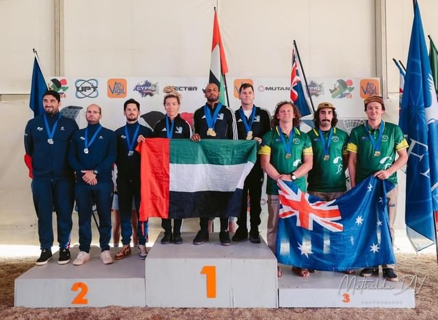 منتخب الإمارات بطلاً للعالم في القفز بالمظلات بجنوب إفريقيا