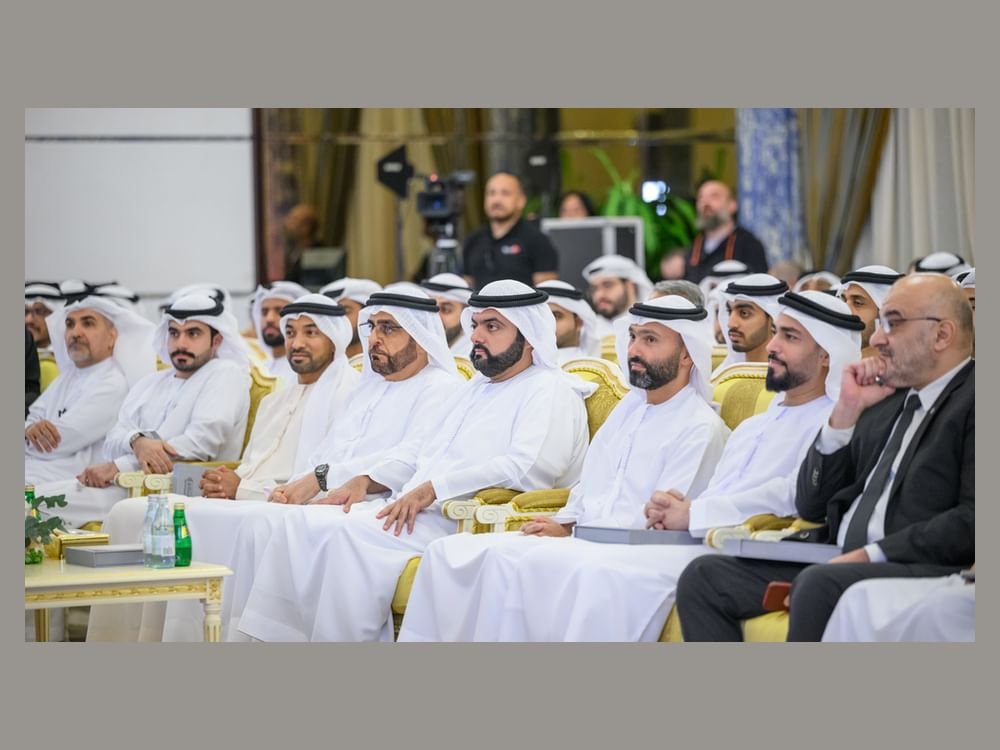 ولي عهد الفجيرة يشهد محاضرة بعنوان "الذكاء الاصطناعي، فرص وتحديات"