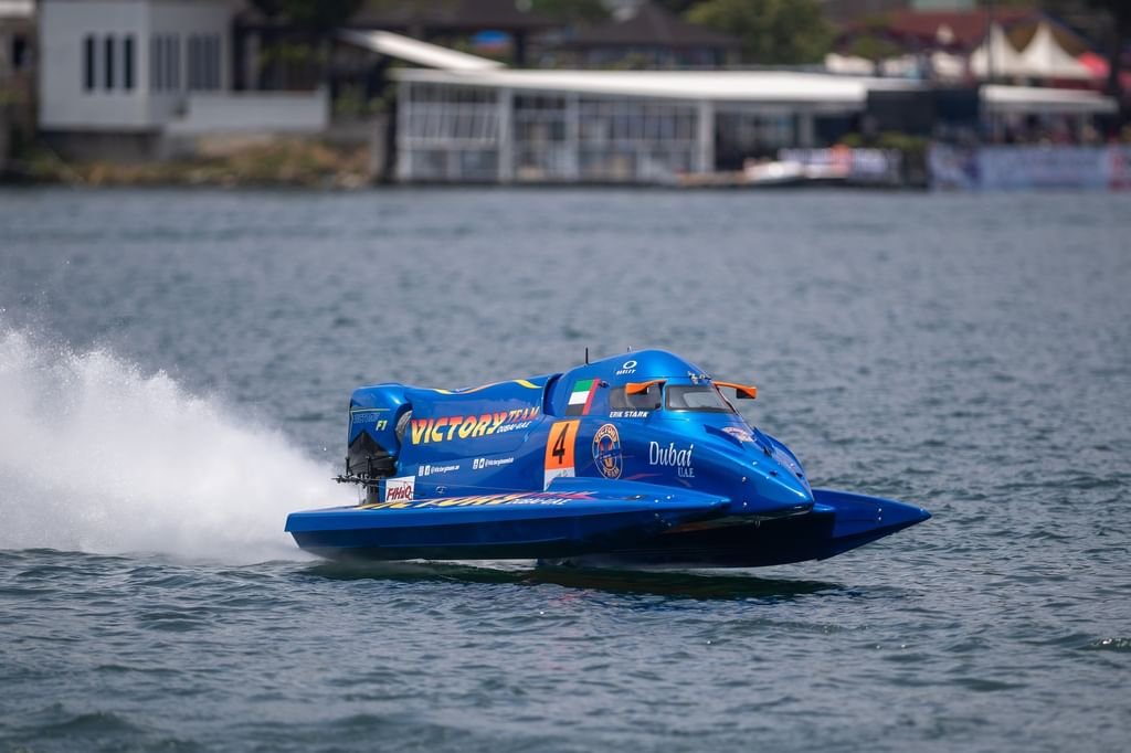 زوارق الإمارات تشارك في منافسات جائزة شنغهاي الصين للزوارق السريعة