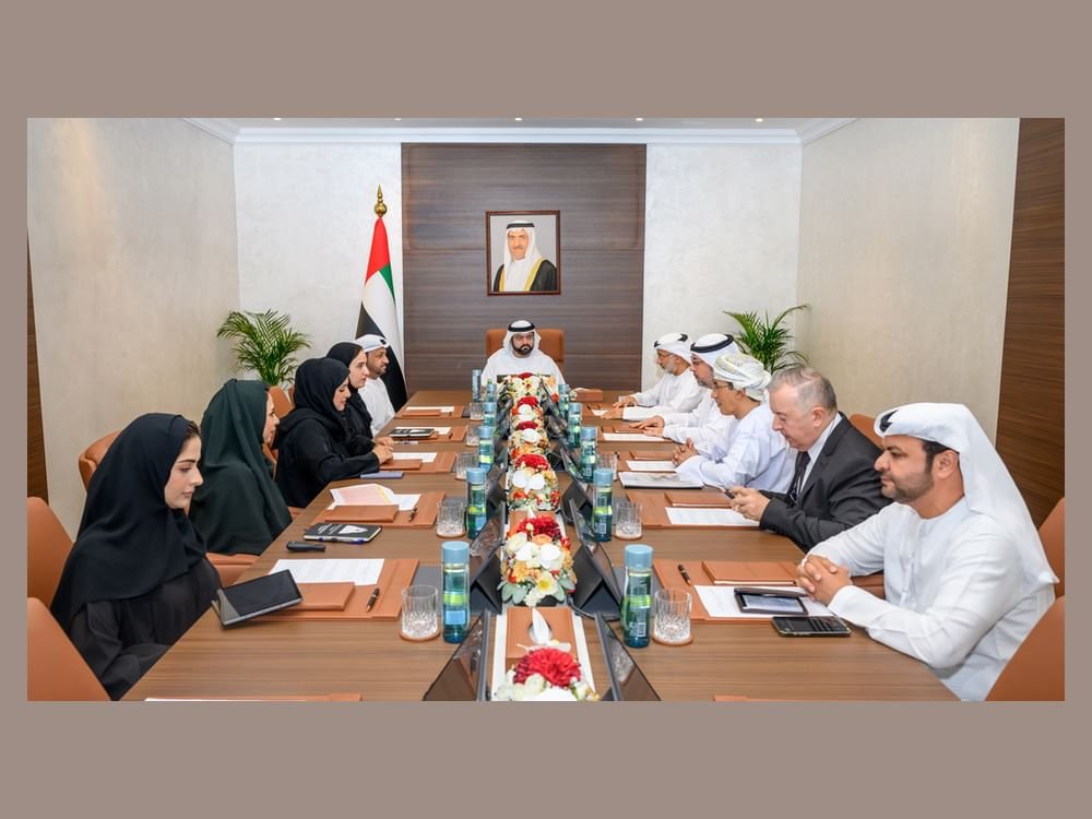 محمد الشرقي يترأس الاجتماع الدوري لمجلس أمناء أكاديمية الفجيرة للفنون الجميلة ويطّلع على سير عملها