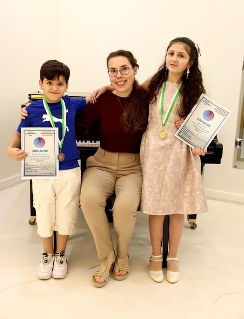 "أكاديمية الفجيرة للفنون" تحقق مراكز متقدمة في مسابقة دولية 1 "أكاديمية الفجيرة للفنون" تحقق مراكز متقدمة في مسابقة دولية