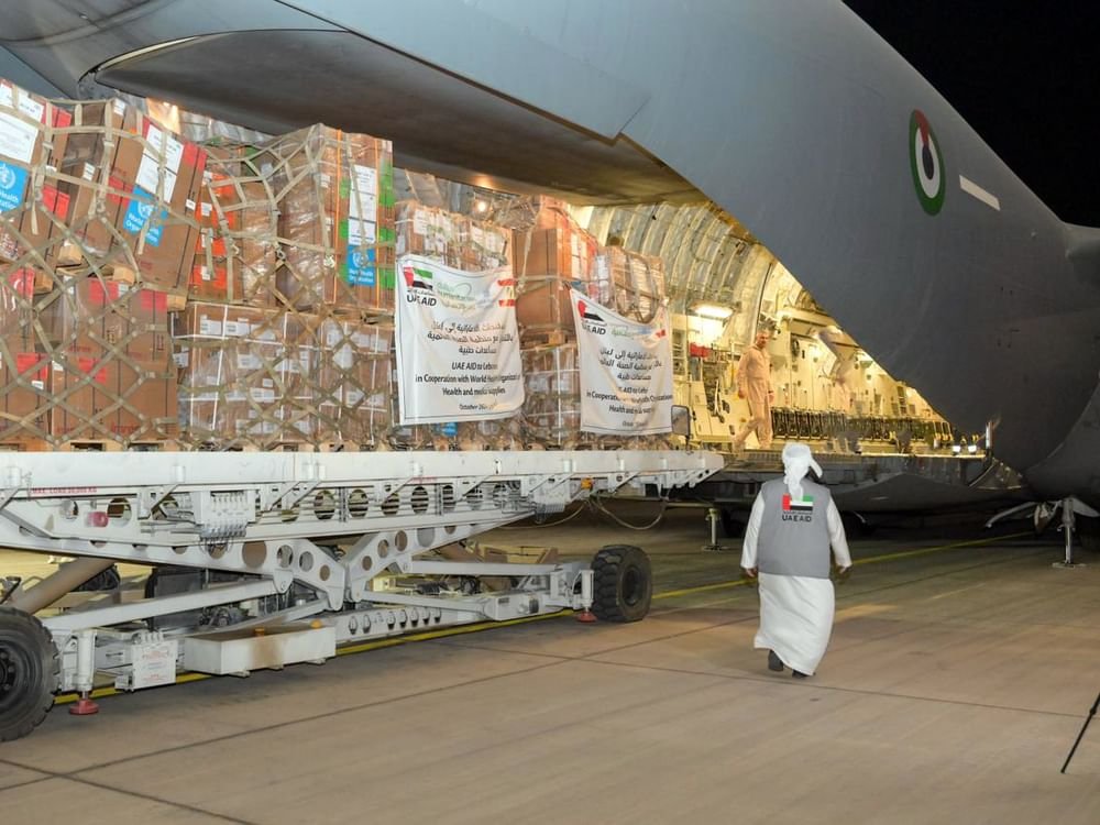ضمن حملة "الإمارات معك يا لبنان" .. الإمارات ترسل 6 طائرات إمدادات طبية وغذائية وإغاثية إلى لبنان