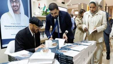 جمال السويدي يوقّع كتاب "صاحب السمو الشيخ محمد بن زايد آل نهيان.. إضاءات في مسيرة رجل الإنسانية" بمعرض فرانكفورت الدولي
