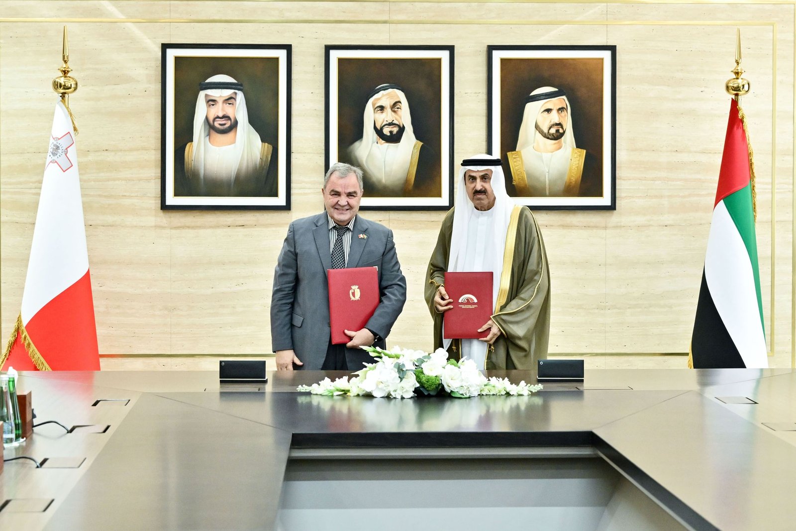 وقعا اتفاقية تعاون.. صقر غباش ورئيس مجلس النواب المالطي يبحثان التعاون البرلماني