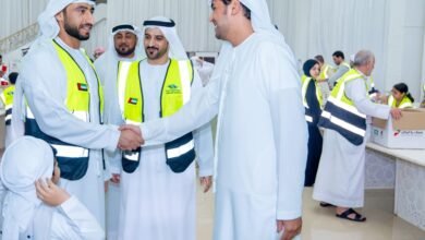 بمشاركة أكثر من 1000 متطوع.. حملة "الإمارات معك يا لبنان" تجمع 100 طن من المواد الإغاثية في الفجيرة