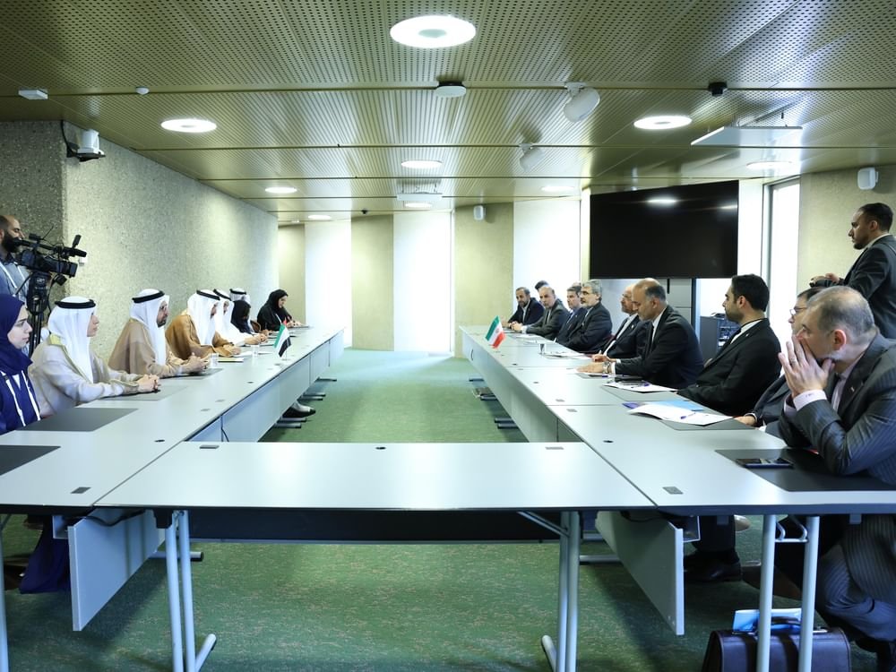 صقر غباش يلتقي رئيس مجلس الشورى في إيران على هامش اجتماعات الاتحاد البرلماني الدولي بجنيف