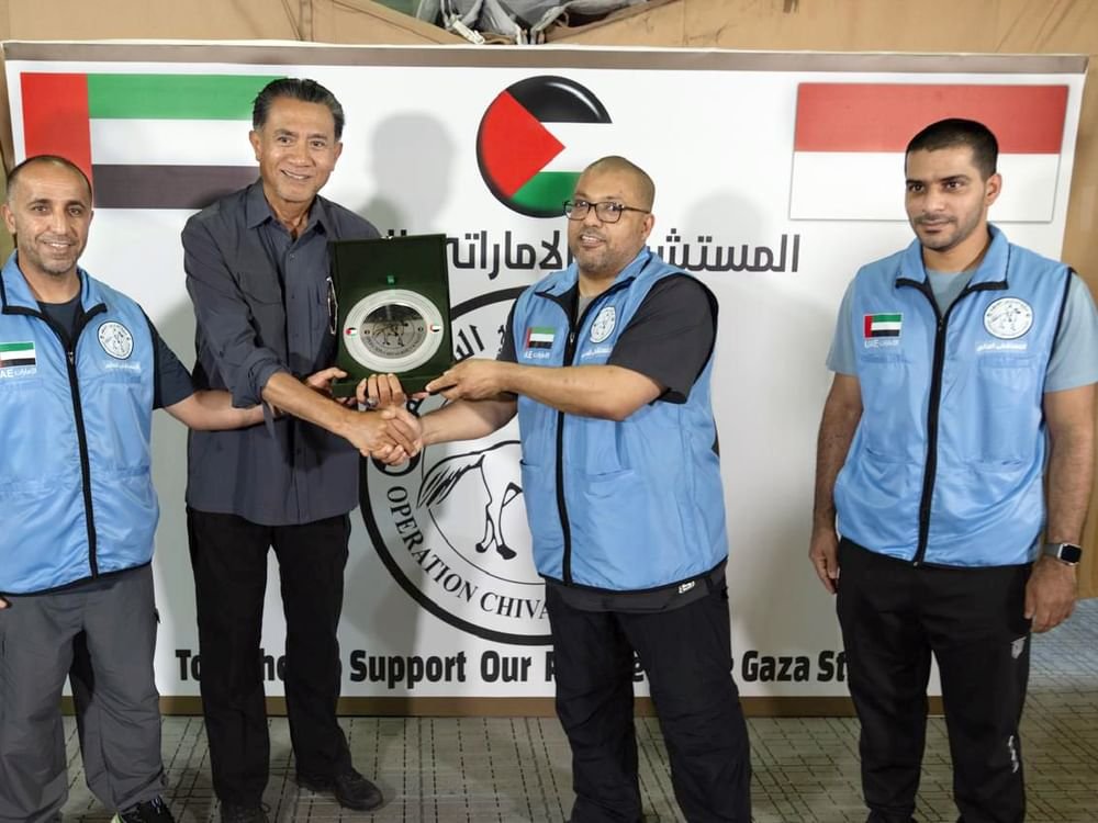 سفير إندونيسيا بالقاهرة يزور المستشفى الإماراتي العائم في العريش