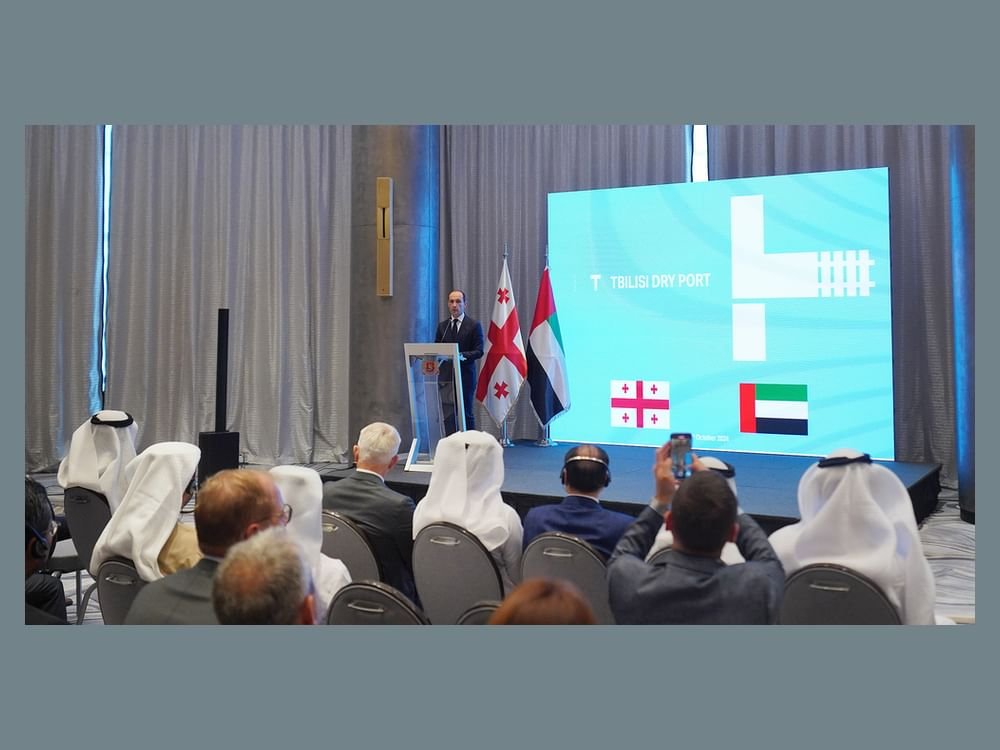 نائب رئيس وزراء جورجيا يلتقي في تبليسي وفدا من مجموعة موانئ أبوظبي برئاسة الصايغ