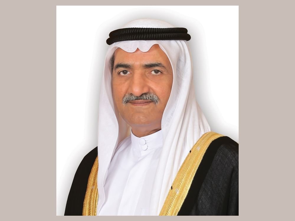 حاكم الفجيرة يستقبل وفدا من شركة توتال للطاقة