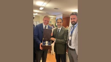 وزير الزراعة الإيطالي يُشيد بدعم منصور بن زايد لخطط تطوير سباقات الخيل العربية في بلاده