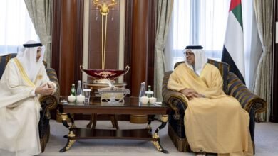 منصور بن زايد يستقبل نائب رئيس مجلس الوزراء البحريني على هامش القمة العربية الإسلامية بالرياض