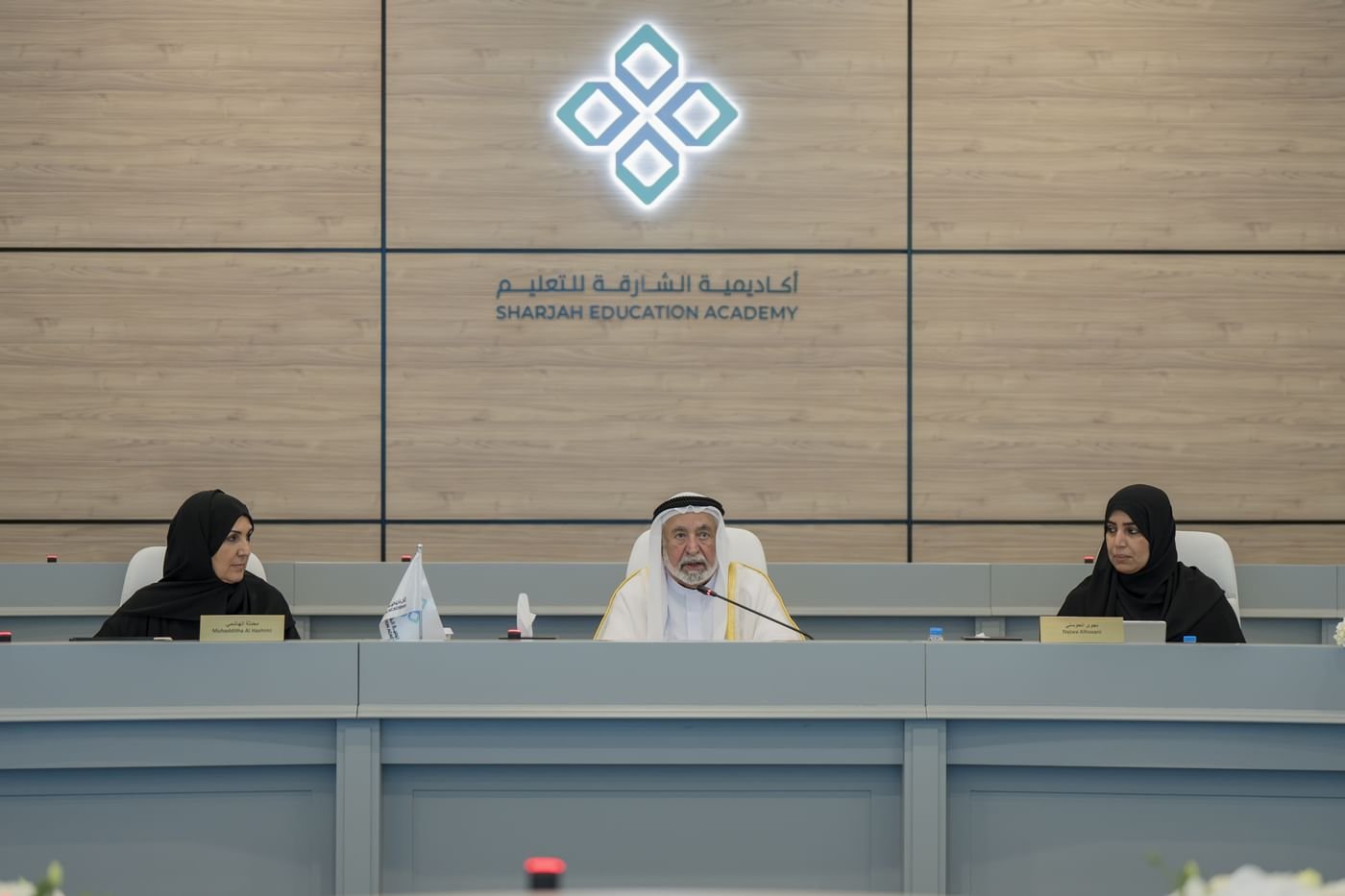 سلطان القاسمي يترأس اجتماع مجلس أمناء أكاديمية الشارقة للتعليم