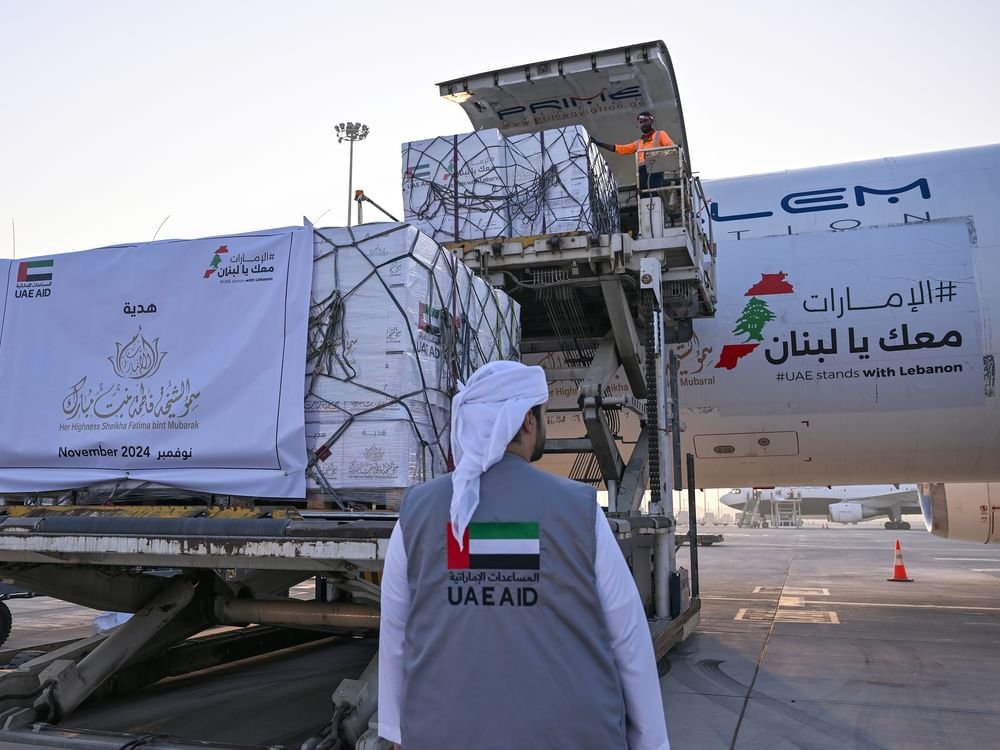 تزنان 80 طناً ضمن هدية "أم الإمارات": طائرتان إضافيتان من المستلزمات النسائية لأمهات لبنان