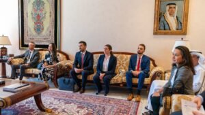 سعود بن صقر يستقبل سفير فرنسا وقنصلها العام