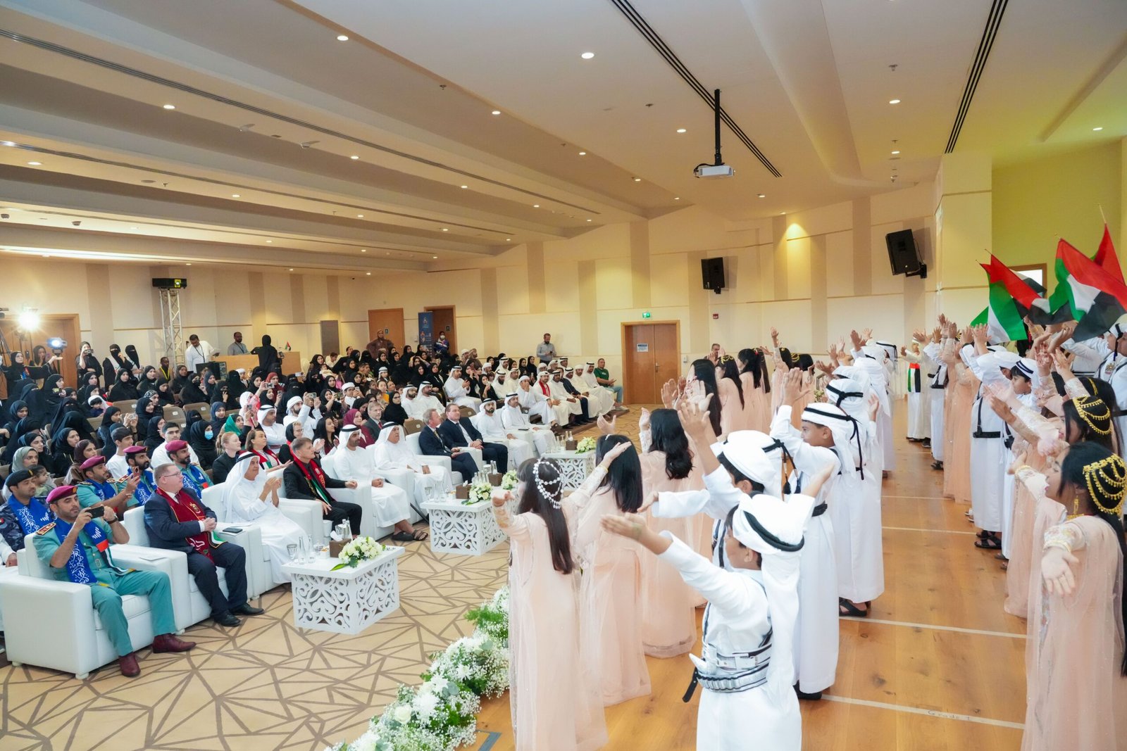 أحمد بن سعود القاسمي يشهد احتفالات "أكاديمية رأس الخيمة" بعيد الاتحاد