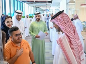 عمار بن حميد يفتتح مركز التعلم الشامل للطلبة من أصحاب الهمم