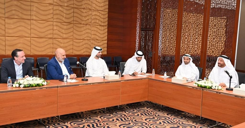"غرفة الشارقة" تناقش خطط تطوير مجموعات العمل القطاعية لتعزيز النمو الاقتصادي
