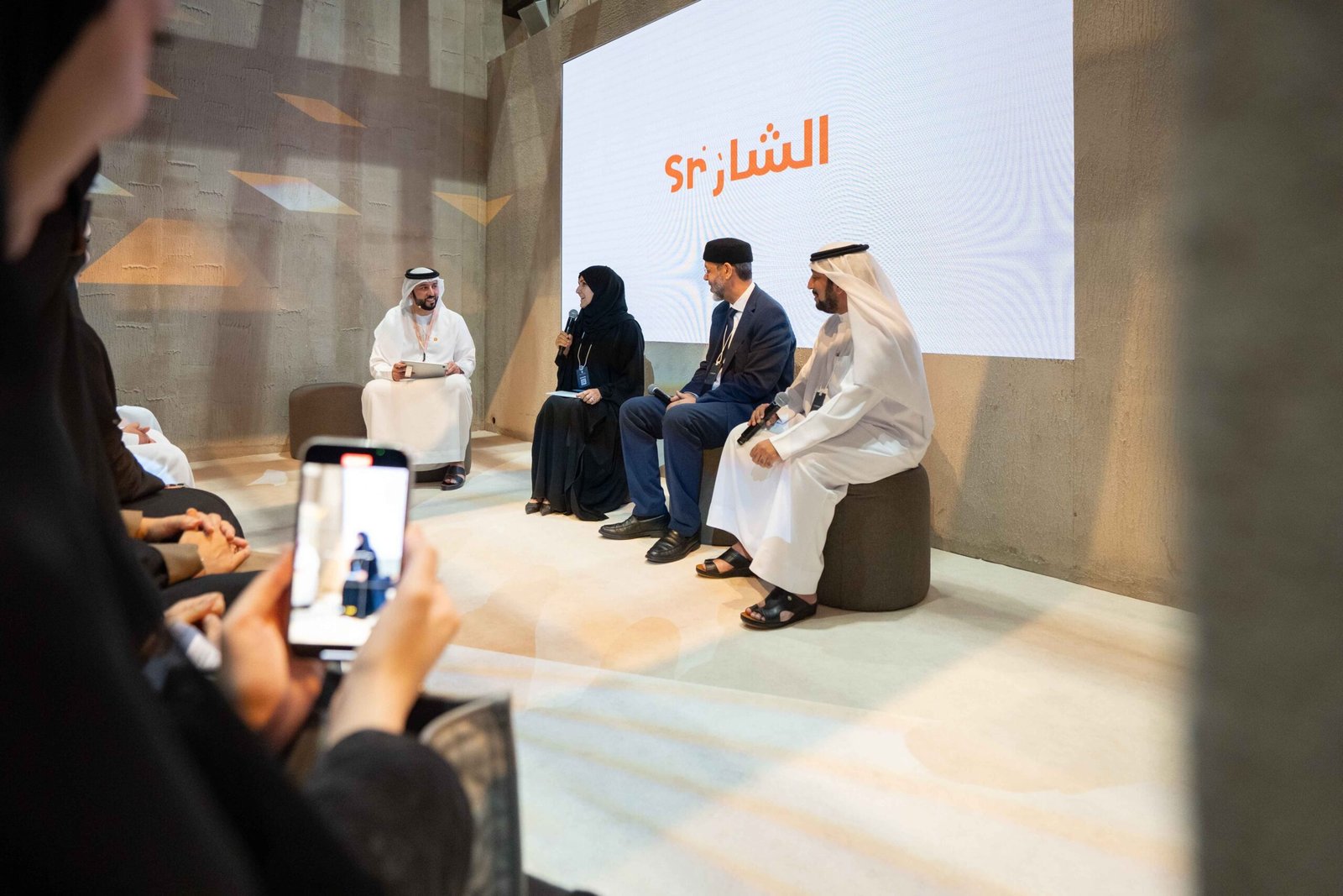 جناح الشارقة بالكونغرس العالمي للإعلام يناقش نموذج الإمارة التعليمي والصحافة العلمية