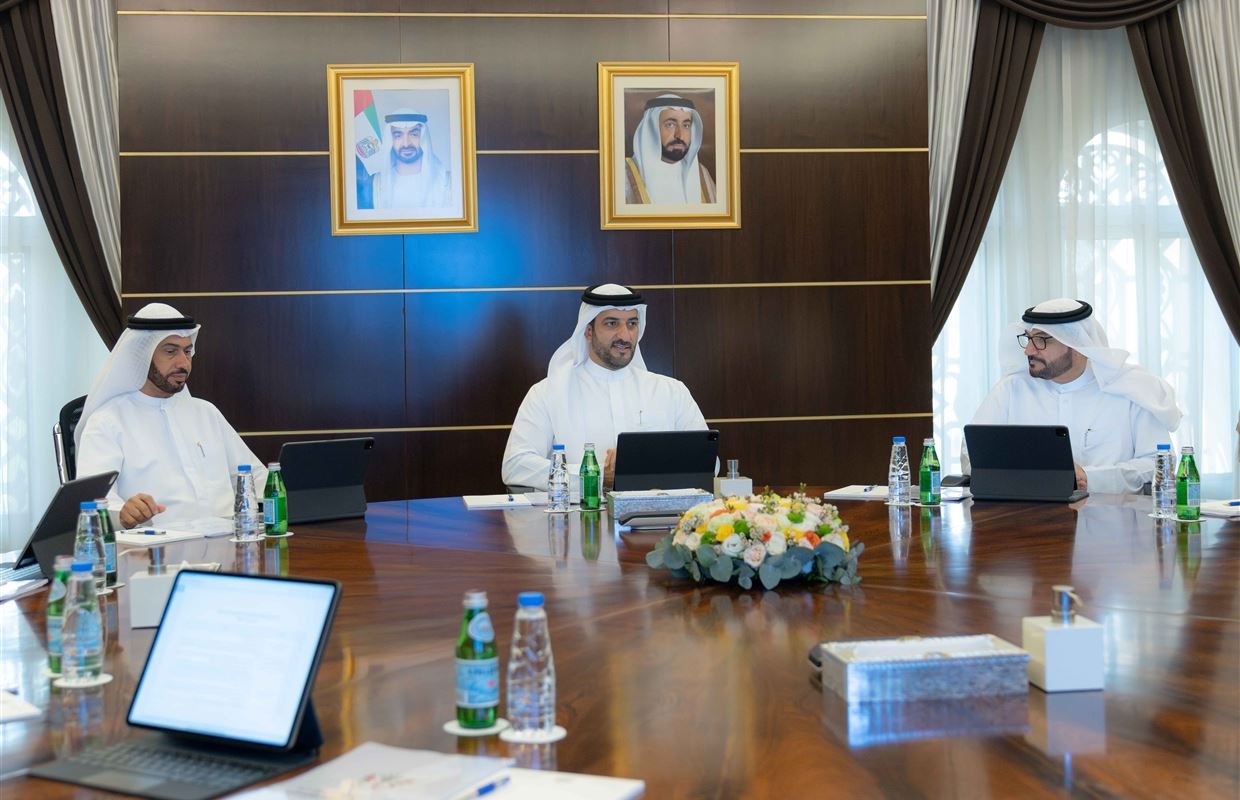 سلطان بن أحمد القاسمي يترأس الاجتماع الأول لمجلس القضاء