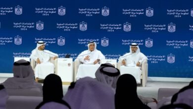 مسؤولون حكوميون يناقشون حلولا جذرية تكفل انسيابية الحركة المرورية