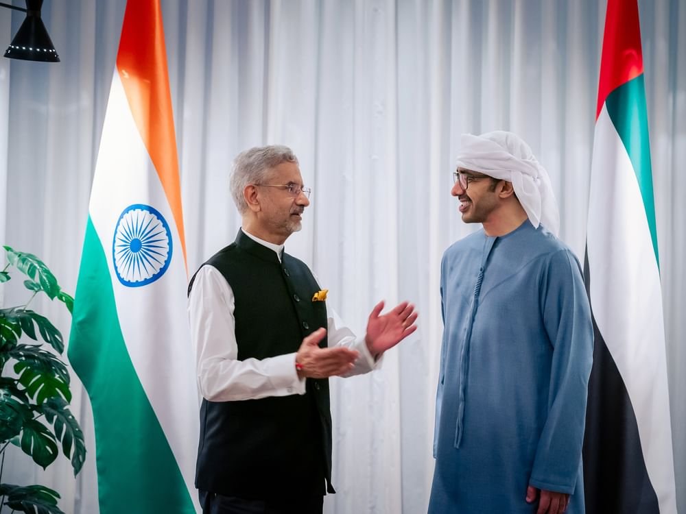 عبدالله بن زايد يستقبل وزير الشؤون الخارجية في الهند