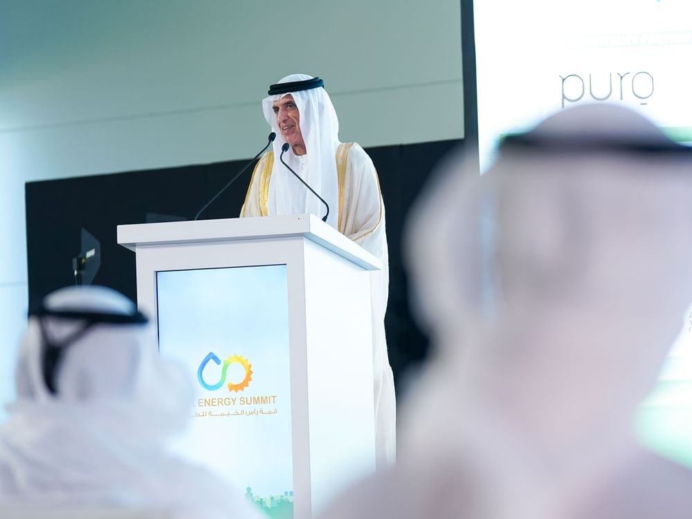 سعود بن صقر يفتتح النسخة الـ2 من "قمة رأس الخيمة للطاقة"