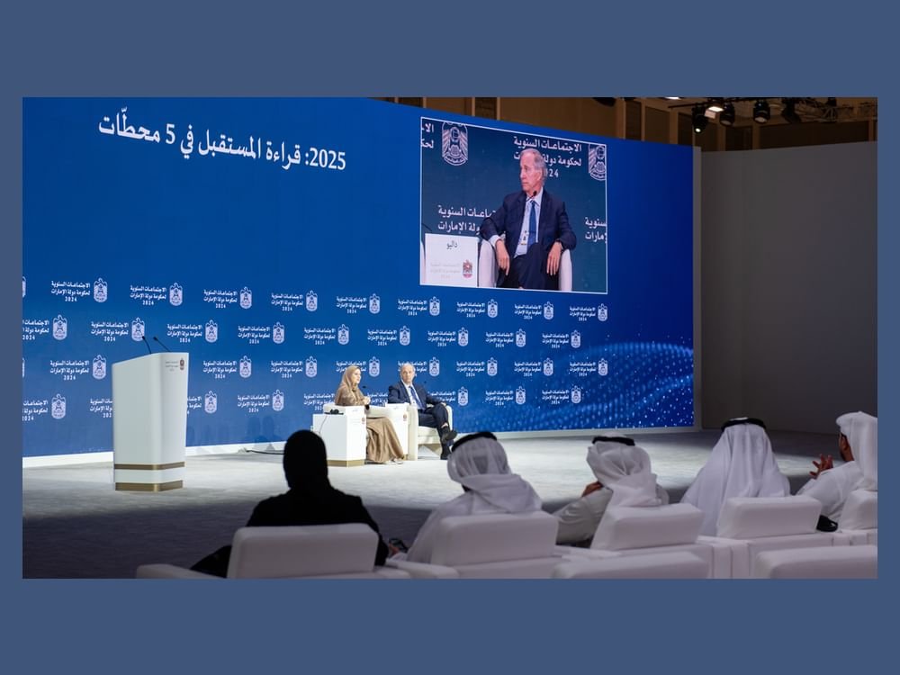 خلال اجتماعات حكومة الإمارات .. راي داليو يحدد 5 محطات تشكل العالم الجديد