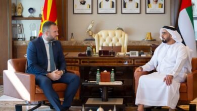 سيف بن زايد يلتقي وزير داخلية مقدونيا الشمالية
