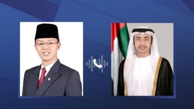 عبدالله بن زايد يهنئ هاتفيا وزير خارجية إندونيسيا ويبحثان العلاقات الاستراتيجية بين البلدين
