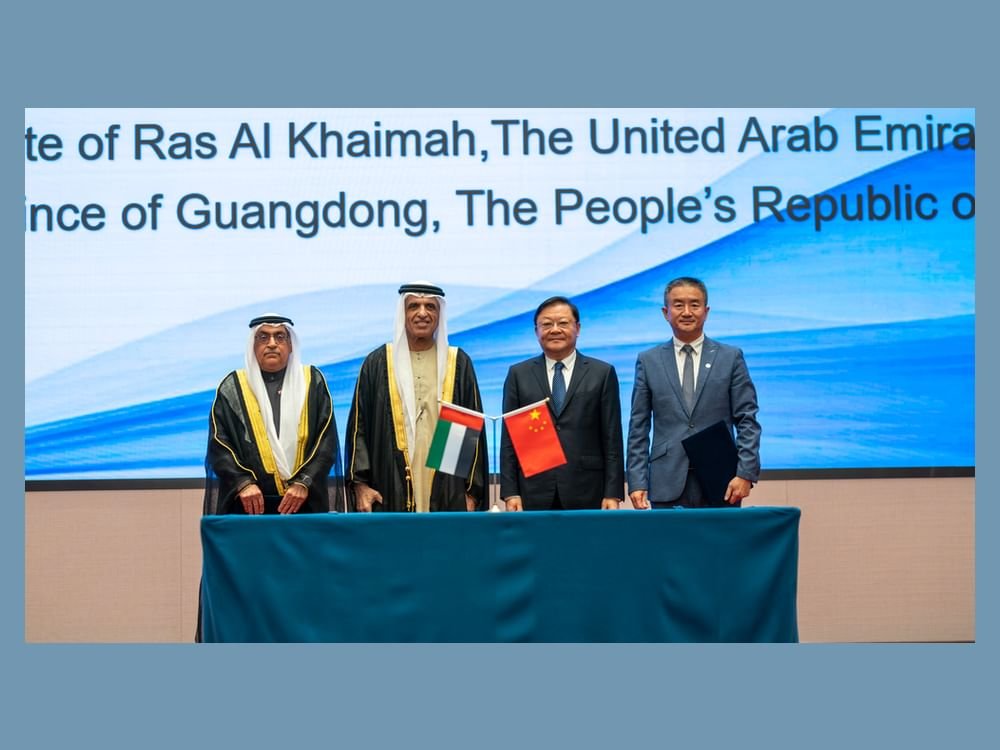 سعود بن صقر يشهد توقيع اتفاقية تعاون بين رأس الخيمة وقوانغدونغ