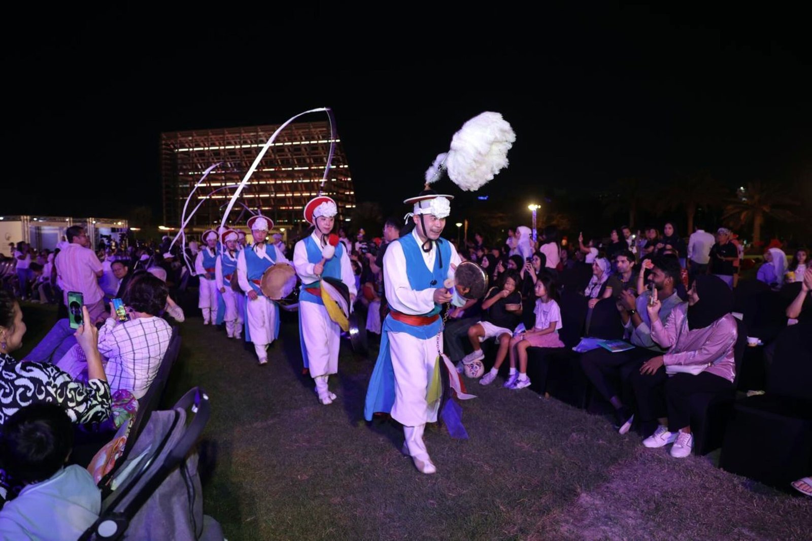 المهرجان الوطني للتسامح والتعايش يحتفي بالإبداع الإمارات والكوري