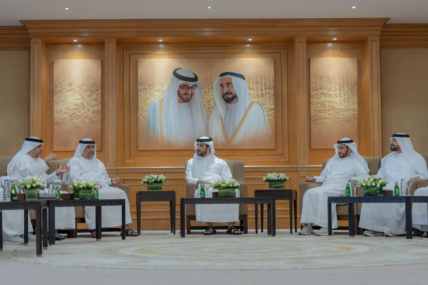 سلطان بن أحمد القاسمي يستقبل وفد محاكم مركز دبي المالي العالمي