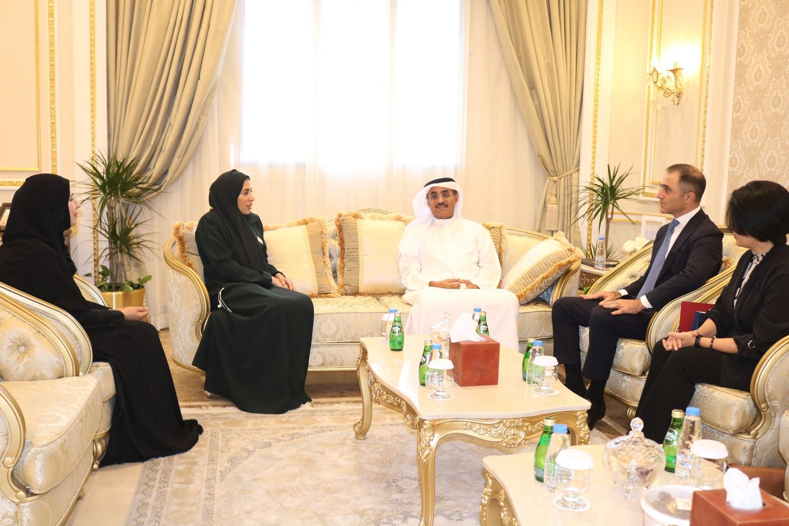 استشاري الشارقة يبحث تعزيز العلاقات البرلمانية مع أرمينيا 1 استشاري الشارقة يبحث تعزيز العلاقات البرلمانية مع أرمينيا