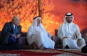 حاكم الشارقة يشهد انطلاق فعاليات الدورة الثامنة من مهرجان المسرح الصحراوي