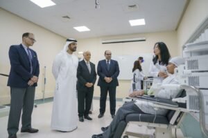 سلطان بن أحمد القاسمي يطلع على مختبرات العلوم الصحية بجامعة الشارقة