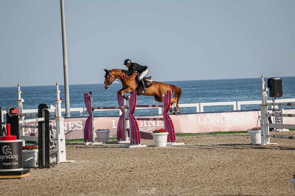 تواصل منافسات بطولة "الشارقة كلباء" لقفز الحواجز