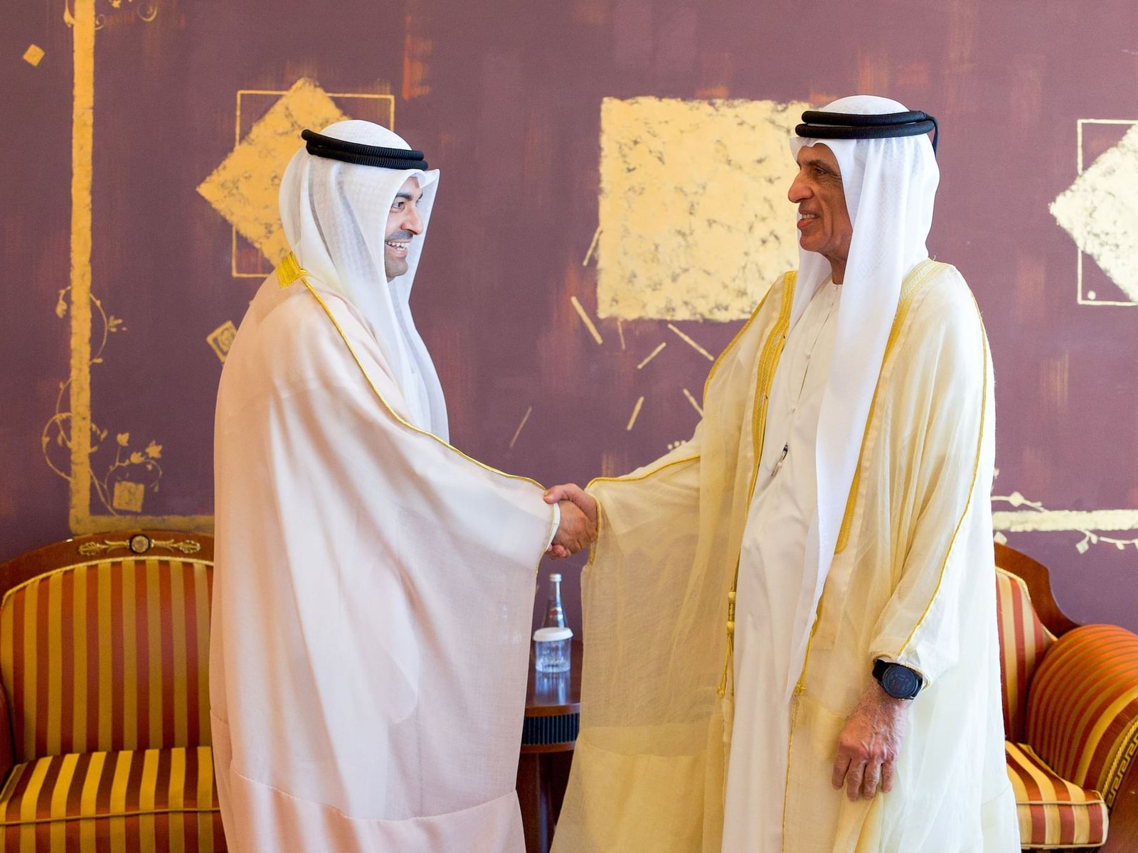 سعود بن صقر يستقبل القنصل العام لدولة الكويت