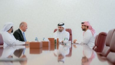 سلطان بن أحمد القاسمي يزور دائرة النفط بالشارقة