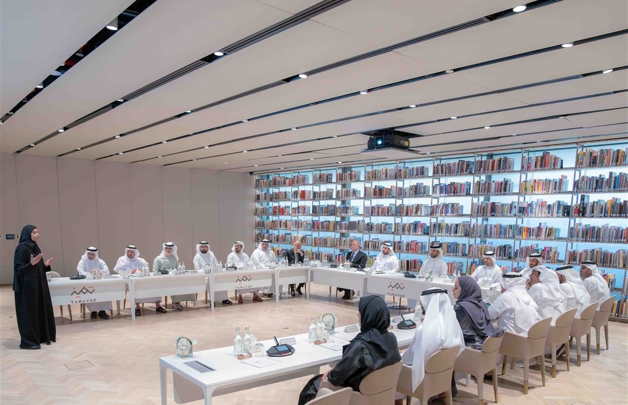 سلطان بن أحمد القاسمي يدشن النظام الإلكتروني لجائزة التميز المؤسسي "تميز"