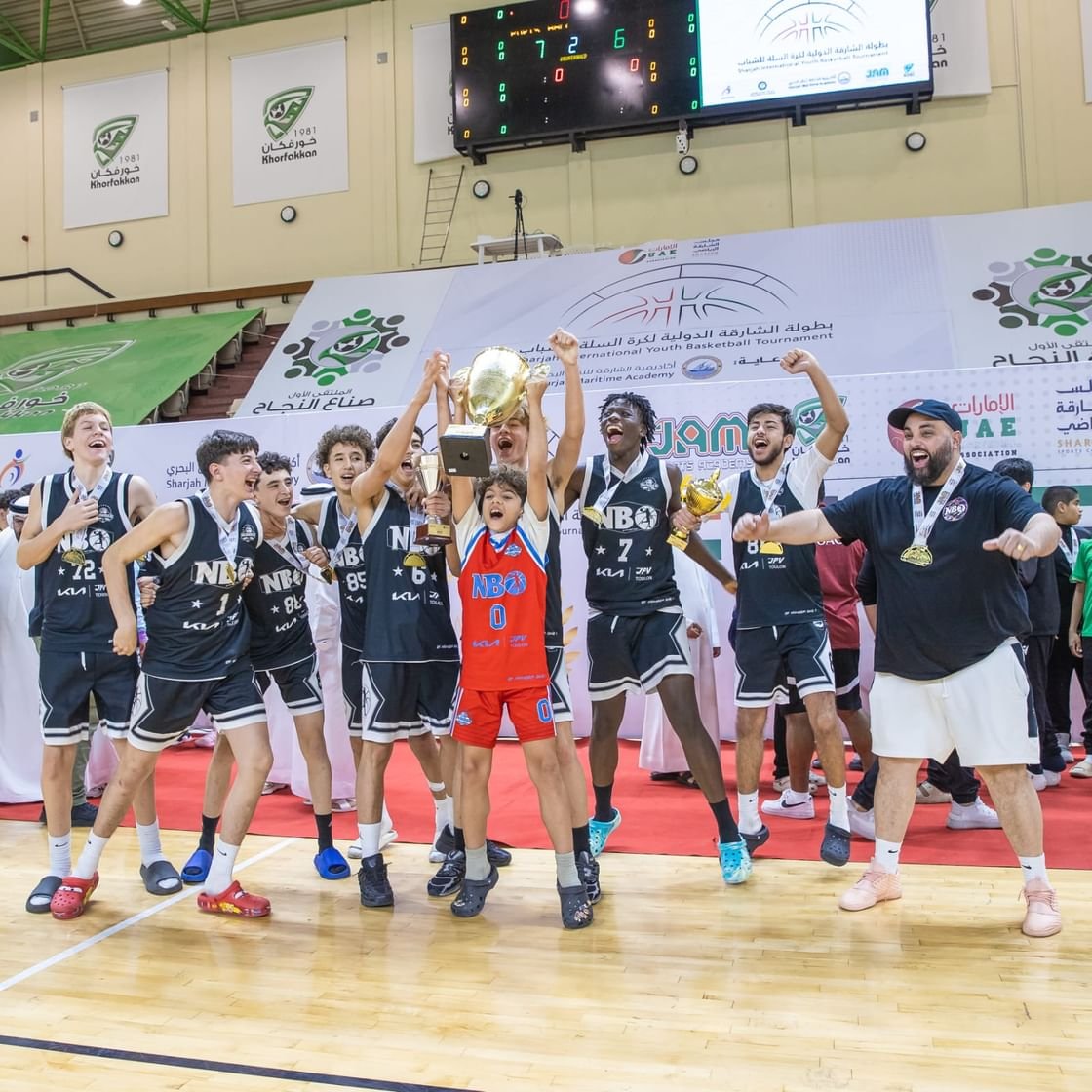تتويج أبطال النسخة الخامسة من دولية الشارقة للسلة 1 تتويج أبطال النسخة الخامسة من دولية الشارقة للسلة
