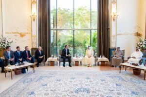 سعود بن صقر يستقبل قنصل الولايات المتحدة ووفداً أمريكياً للأعمال