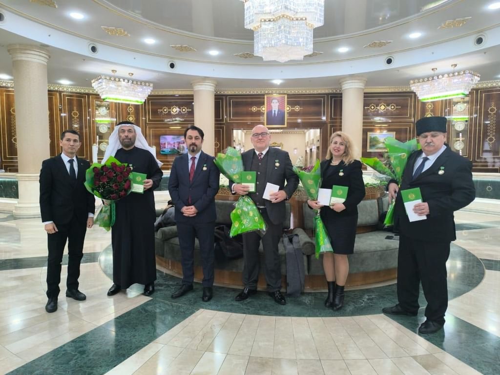 رئيس تركمانستان يمنح مدير الجامعة القاسمية وسام "مخدوم قلي فراغي" 1 رئيس تركمانستان يمنح مدير الجامعة القاسمية وسام "مخدوم قلي فراغي"