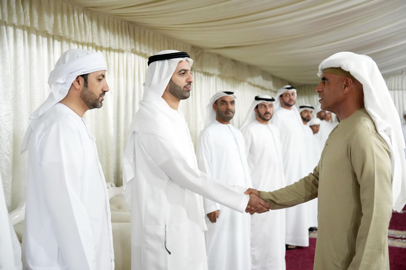 ولي عهد رأس الخيمة يقدم واجب العزاء بوفاة فضل العلي 1 ولي عهد رأس الخيمة يقدم واجب العزاء بوفاة فضل العلي