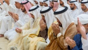 سعود بن صقر يؤدي صلاة الاستسقاء