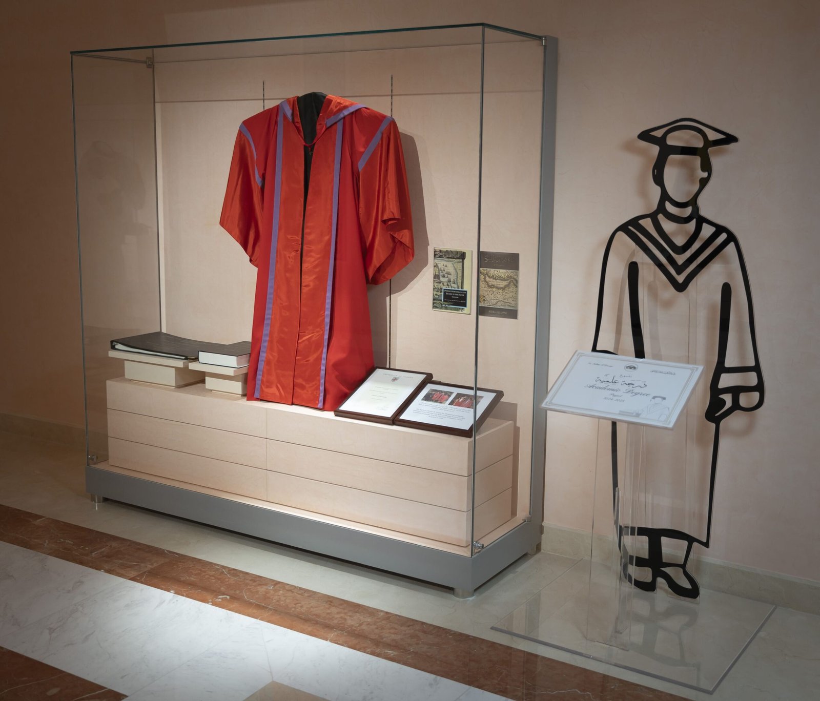 دائرة الدكتور سلطان القاسمي تستذكر بصمة بحثية مميزة لحاكم الشارقة في "دورهام"