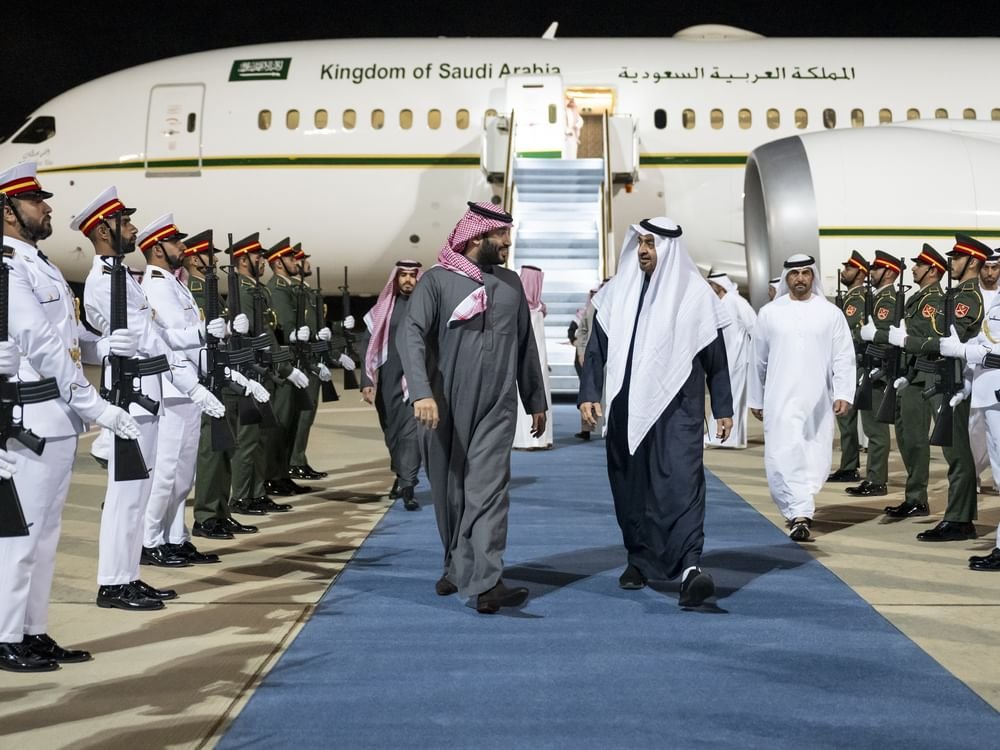 رئيس الدولة وولي عهد السعودية يبحثان العلاقات الأخوية