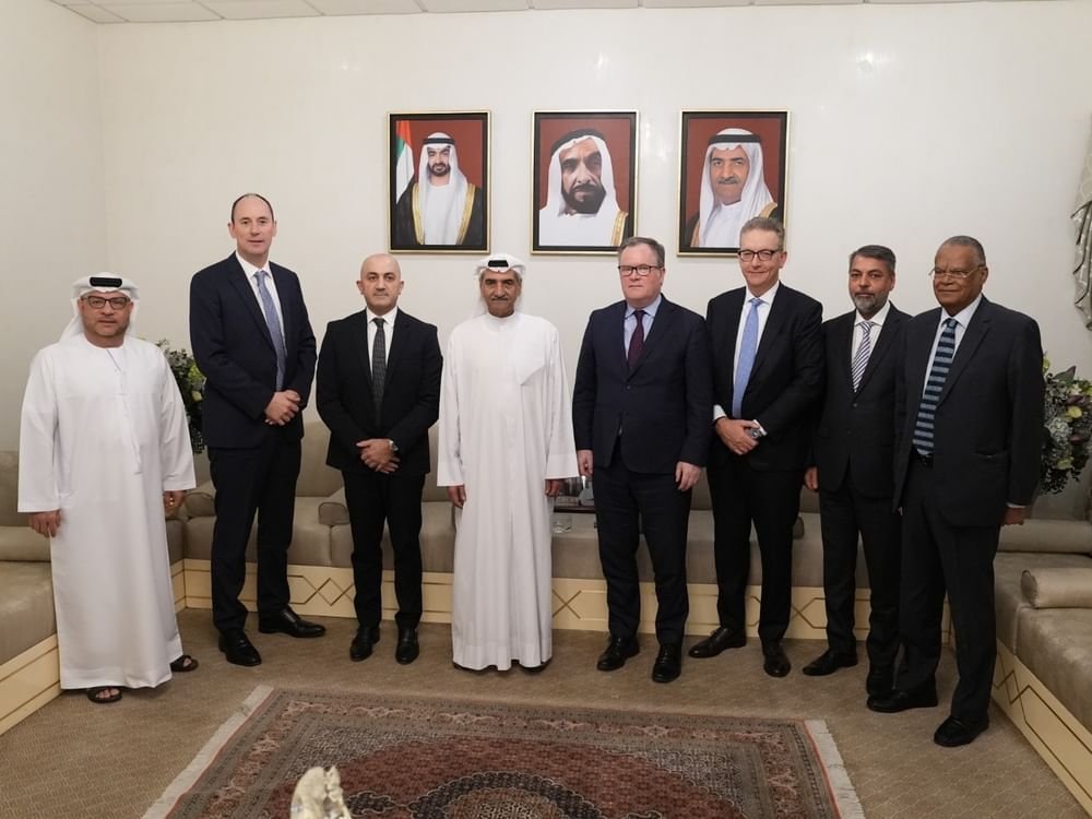 حاكم الفجيرة يلتقي الرئيس التنفيذي لـ"فيتول" للطاقة 1 حاكم الفجيرة يلتقي الرئيس التنفيذي لـ"فيتول" للطاقة
